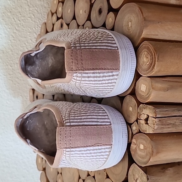 American Eagle slip ons. - Picture 4 of 4